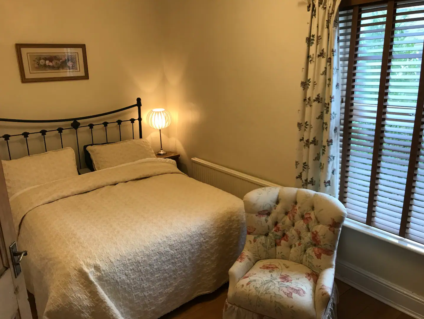 Parbold Mill lane airbnb mill worker cottage bedroom
