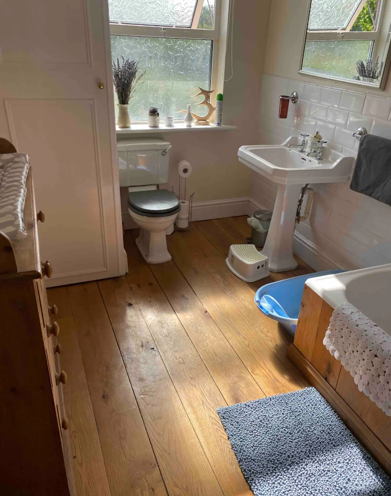 Parbold Mill lane airbnb mill worker cottage bathroom